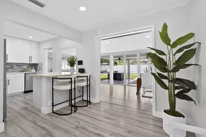 326 Alhambra Place, West Palm Beach, FL 33405 - Photo 13