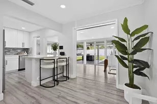 326 Alhambra Pl, West Palm Beach, FL 33405 - Photo 13
