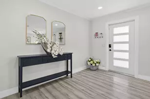 326 Alhambra Pl, West Palm Beach, FL 33405 - Photo 5