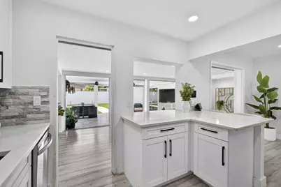 326 Alhambra Place, West Palm Beach, FL 33405 - Photo 21