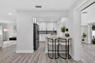 326 Alhambra Pl, West Palm Beach, FL 33405 - Photo 15