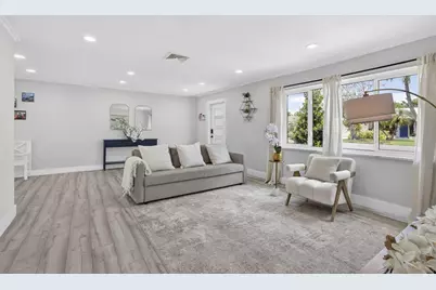 326 Alhambra Place, West Palm Beach, FL 33405 - Photo 11