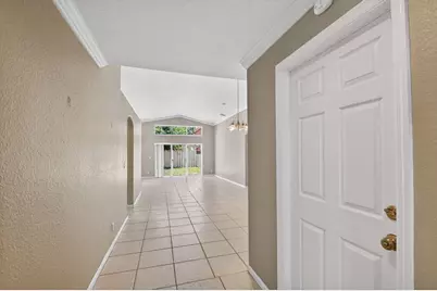3746 Torres Circle, West Palm Beach, FL 33409 - Photo 7