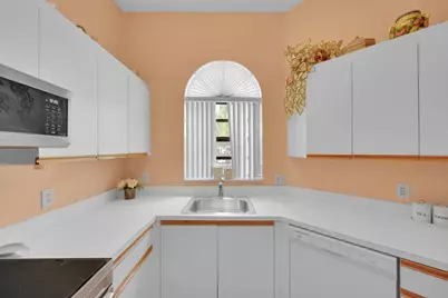 5379 Verona Drive #H, Boynton Beach, FL 33437 - Photo 11