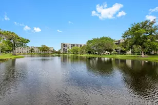 2205 S Cypress Bend Dr, Pompano Beach, FL 33069 - Photo 15