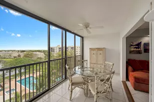 2205 S Cypress Bend Dr, Pompano Beach, FL 33069 - Photo 9