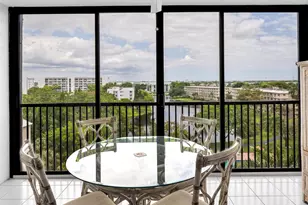 2205 S Cypress Bend Dr, Pompano Beach, FL 33069 - Photo 23