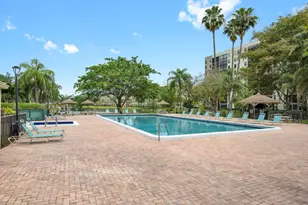 2205 S Cypress Bend Dr, Pompano Beach, FL 33069 - Photo 19