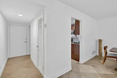 9101 Jacaranda Lane #107, Plantation, FL 33324 - Photo 5