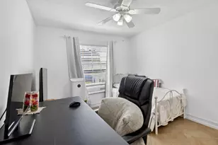 9101 Jacaranda Ln, Plantation, FL 33324 - Photo 19