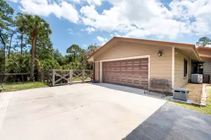 11001 SW Hawk View Cir, Stuart, FL 34997 - Photo 45