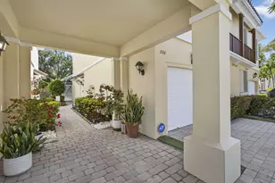 306 Salinas Dr, Palm Beach Gardens, FL 33410 - Photo 5