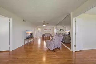 9720 S Hollybrook Lake Dr, Pembroke Pines, FL 33025 - Photo 3