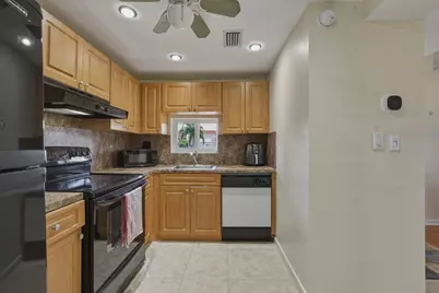 9720 S Hollybrook Lake Drive #205, Pembroke Pines, FL 33025 - Photo 11