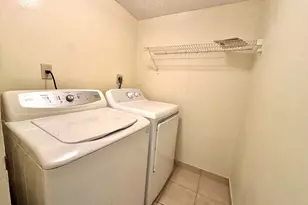 251 W Palm Cir W, Pembroke Pines, FL 33025 - Photo 7