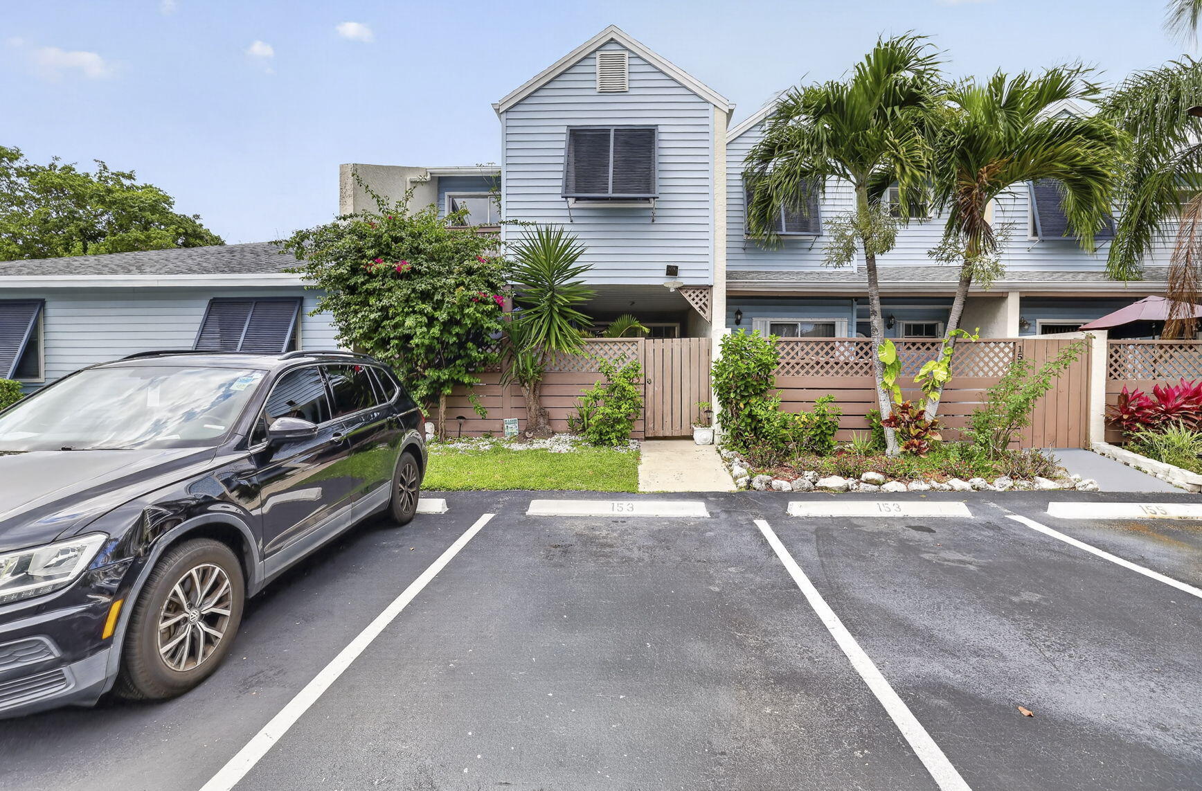 153 W Hemingway Circle W main architectural view