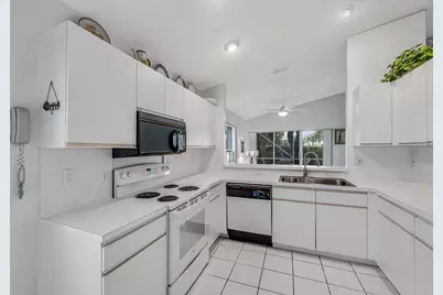 9822 Harbour Lake Circle, Boynton Beach, FL 33437 - Photo 17
