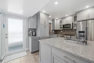 400 N Surf Rd, Hollywood, FL 33019 - Photo 17