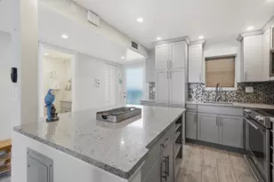 400 N Surf Rd, Hollywood, FL 33019 - Photo 23