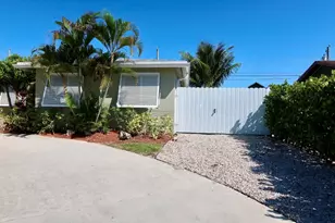 1314 Barrington Dr, West Palm Beach, FL 33406 - Photo 1