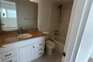 1005 Country Club Dr, Margate, FL 33063 - Photo 9