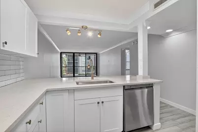 8 Royal Palm Way #203, Boca Raton, FL 33432 - Photo 5