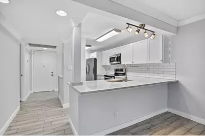 8 Royal Palm Way #203, Boca Raton, FL 33432 - Photo 5