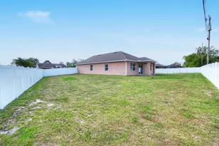 557 SW Columbus Dr, Port Saint Lucie, FL 34953 - Photo 45