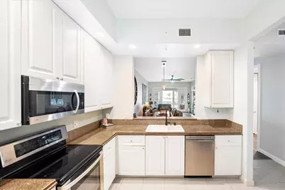 18 W Harbour Isle Drive W #102, Fort Pierce, FL 34949 - Photo 11