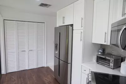 7460 La Paz Boulevard #205, Boca Raton, FL 33433 - Photo 5