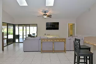 19 Dunbar Rd, Palm Beach Gardens, FL 33418 - Photo 9