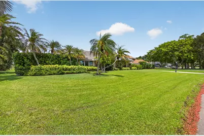 19 Dunbar Road, Palm Beach Gardens, FL 33418 - Photo 55