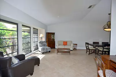 19 Dunbar Road, Palm Beach Gardens, FL 33418 - Photo 11