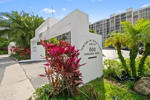 600 Parkview Dr, Hallandale Beach, FL 33009 - Photo 33