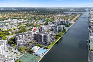 600 Parkview Dr, Hallandale Beach, FL 33009 - Photo 23