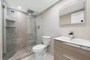 600 Parkview Dr, Hallandale Beach, FL 33009 - Photo 9
