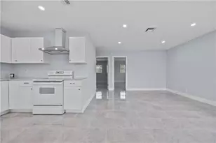 260 NW 19th St, Boca Raton, FL 33432 - Photo 5