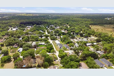 2405 88th Avenue, Vero Beach, FL 32966 - Photo 5