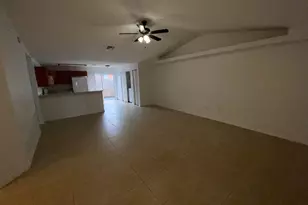 618 NE 1st St, Boynton Beach, FL 33435 - Photo 3