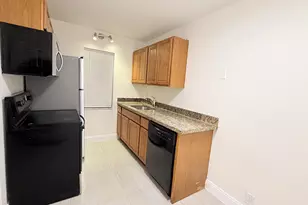 607 NE 29th Dr, Wilton Manors, FL 33334 - Photo 3