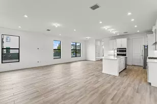 911 SW Newfield Ave, Palm City, FL 34990 - Photo 5