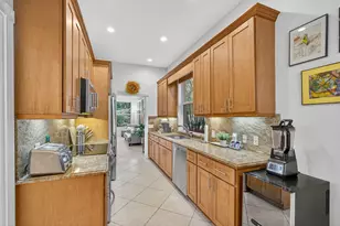 1205 Bear Island Dr, West Palm Beach, FL 33409 - Photo 25
