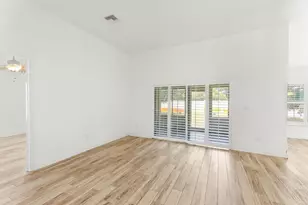 1649 SW Hampshire Ln, Port Saint Lucie, FL 34953 - Photo 5