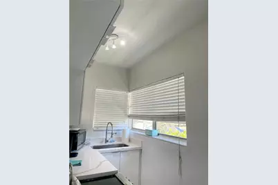 17 NE 9th Avenue #2, Fort Lauderdale, FL 33301 - Photo 3
