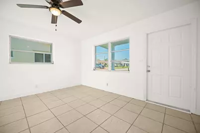 5205 NW 28th Avenue, Tamarac, FL 33309 - Photo 3