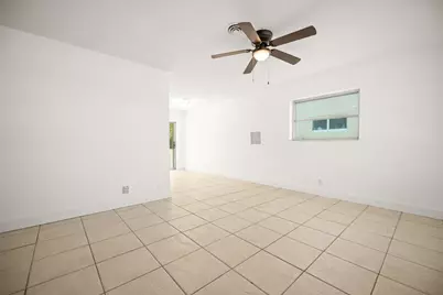 5205 NW 28th Avenue, Tamarac, FL 33309 - Photo 5