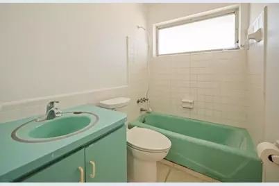 5205 NW 28th Avenue, Tamarac, FL 33309 - Photo 19