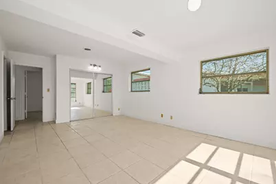 5205 NW 28th Avenue, Tamarac, FL 33309 - Photo 15