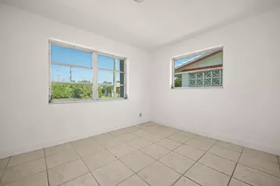 5205 NW 28th Avenue, Tamarac, FL 33309 - Photo 17