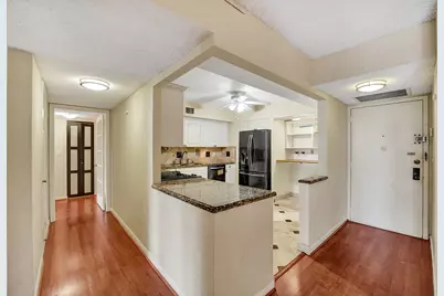 2802 N 46th Avenue #B620, Hollywood, FL 33021 - Photo 9